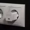 Siselaadija Lindy 73410 mobiilseadme laadija nutitelefonile valge