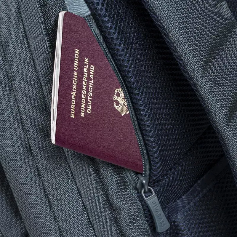 Seljakotiümbris Rivacase 8460