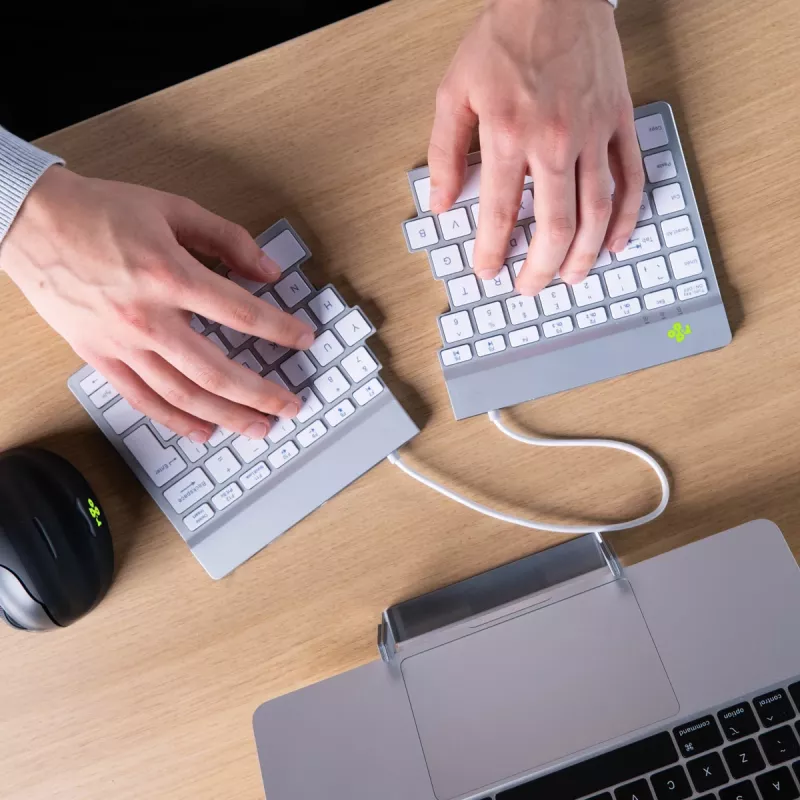 R-Go Tools Ergonoomiline klaviatuur R-Go Split Break koos pausitarkvaraga, ergonoomiline poolitatud klaviatuur, QWERTY (US), Bluetooth, valge