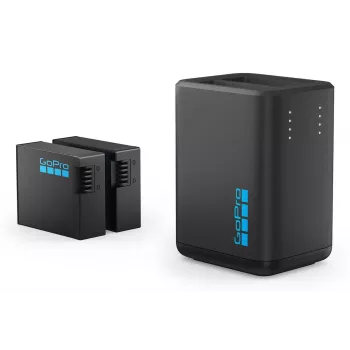 Topeltaku laadija GoPro HERO13 Black – laeb 2 HERO13 akut, kompaktne must, LED olek