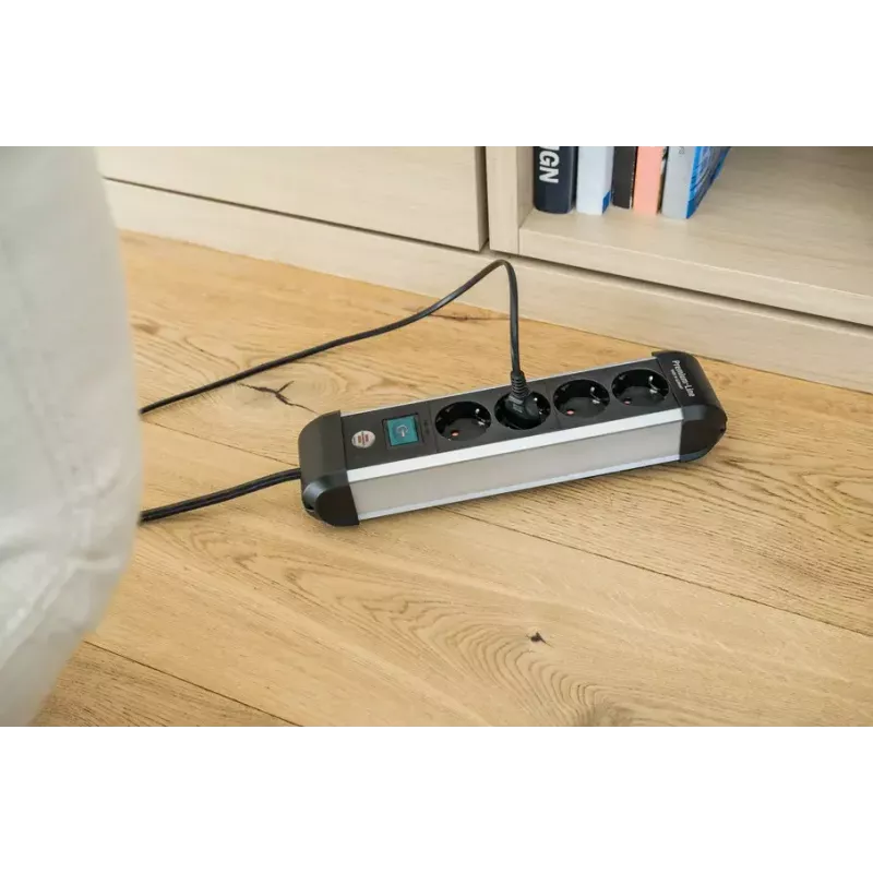 Toitepikendusjuhe Brennenstuhl 1391030400 1.8 m 4 vahelduvvoolupesa siseruumides must hõbedane