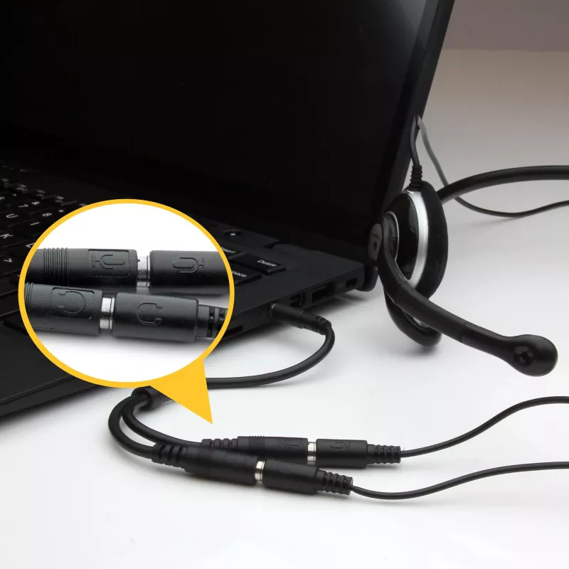 StarTech.com Peakomplekti adapter peakomplektidele, millel on eraldi kõrvaklappide/mikrofoni pistikud – 3,5 mm 4 kontakti emane isas 2x 3 kontakti 3,5 mm