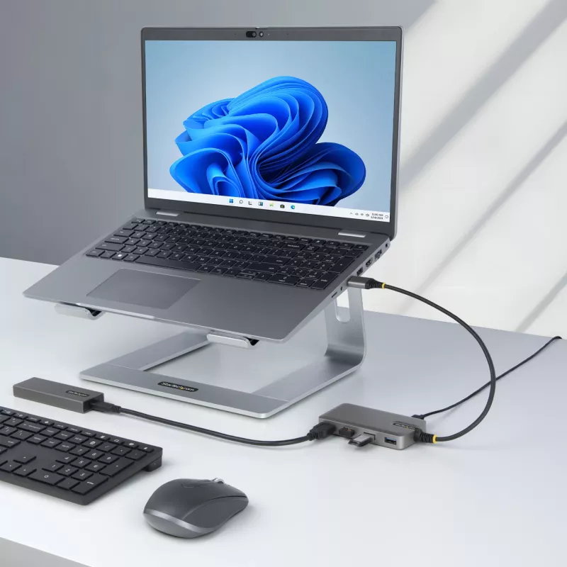 StarTech.com 4-pordiline USB-jaotur – USB 3.0 5 Gbps, siiniga toidetav, USB-A kuni 4x USB-A jaotur koos valikulise lisatoitesisendiga – kaasaskantav laua-/sülearvuti USB-jaotur, 1 jala/30 cm kaabel, USB-laiendusjaotur