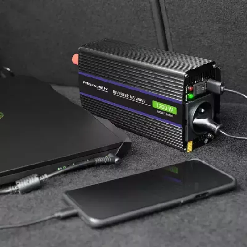 Pingemuundur QOLTEC Monolith 600 W — 12 V kuni 230 V, USB PD 18 W, auto/siseruumidesse, must