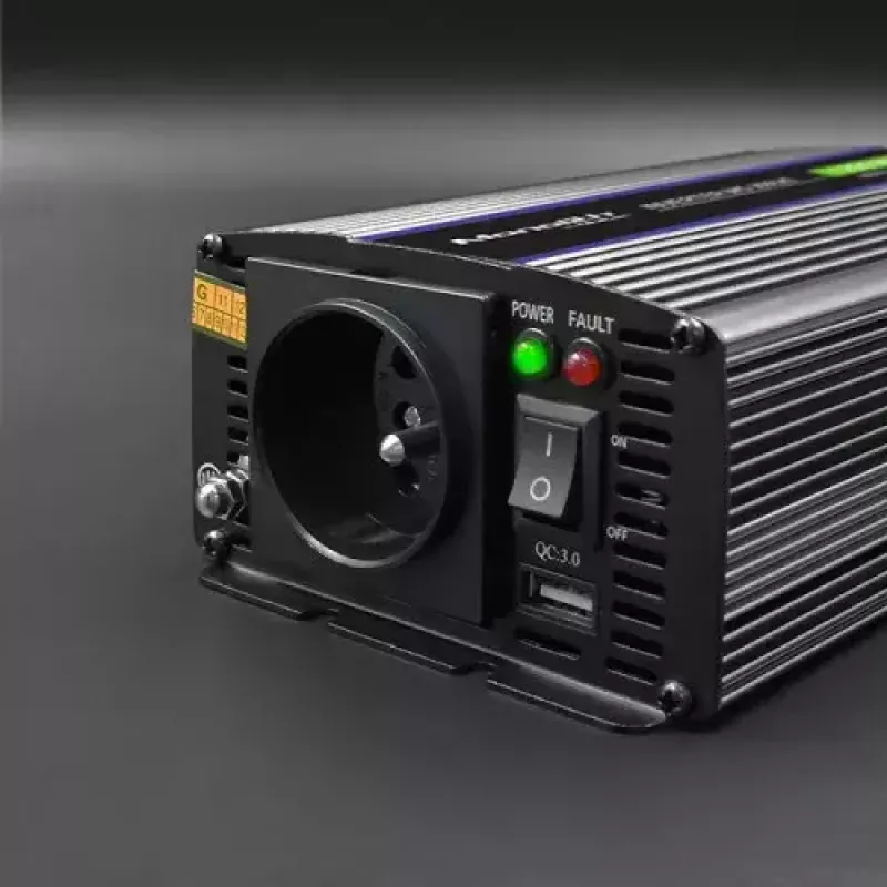 Pingemuundur QOLTEC Monolith 600 W — 12 V kuni 230 V, USB PD 18 W, auto/siseruumidesse, must