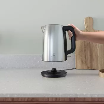 Electrolux E3K1-3ST elektriline veekeetja 1,7 L 2200 W roostevaba teras