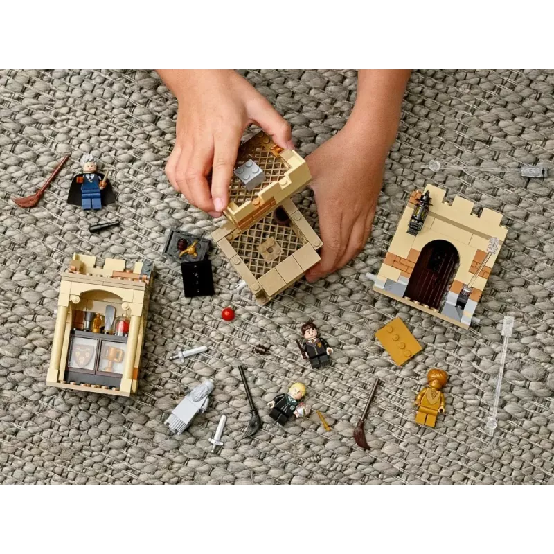 LEGO Harry Potter komplekt Sigatüüka esimene lendamistund 76395 koos Harry ja Draco minifiguuridega