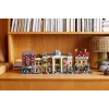 LEGO Icons ehituskomplekt 10350 Tudor Corner House — 3266 detaili, 8 minifiguuri, vanus 18+, 260×250×310 mm