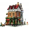 LEGO Icons ehituskomplekt 10350 Tudor Corner House — 3266 detaili, 8 minifiguuri, vanus 18+, 260×250×310 mm