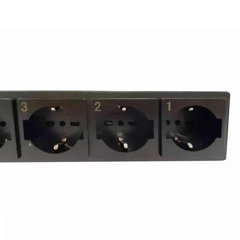 Techly 8 pesaga 19-tolline rack-toitepistik 8 SISSE/VÄLJA lülitiga, 1,5U