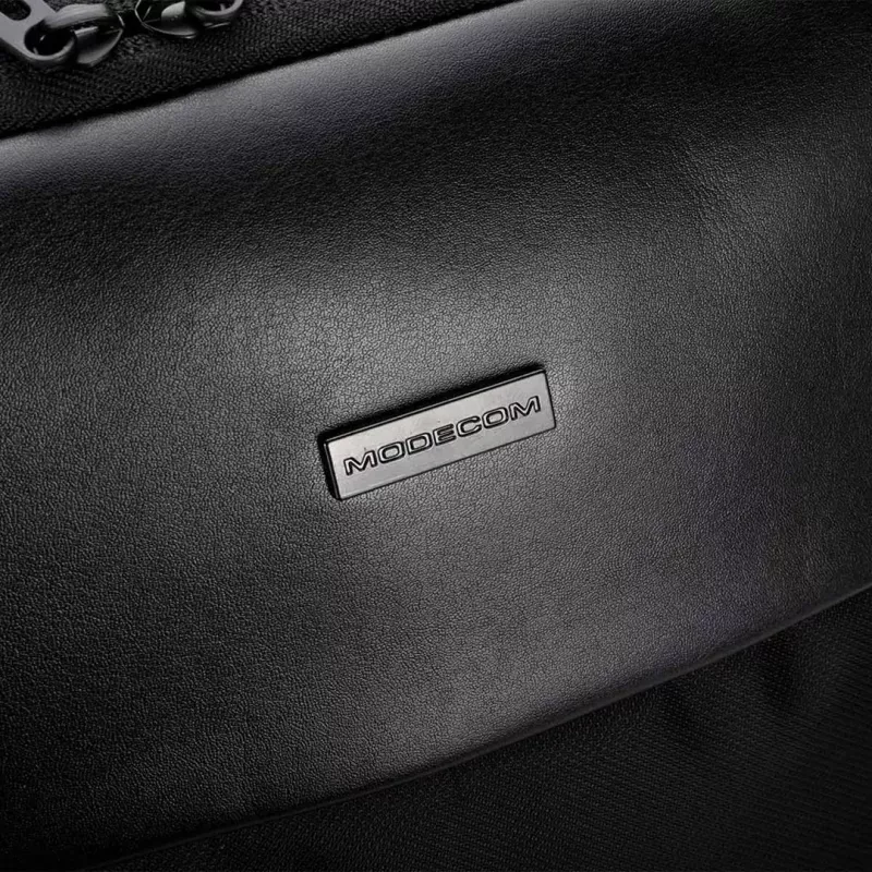 Sülearvutikott MODECOM Active 15 PLE‑MC‑ACTIVE‑15 15,6-tollistele sülearvutitele, 8 GB RAM (silt) — ökonahk, must, tõmblukuga, USB-port