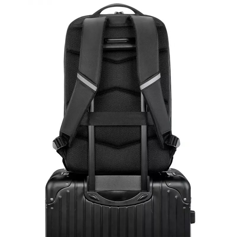 Sülearvutikott MODECOM Active 15 PLE‑MC‑ACTIVE‑15 15,6-tollistele sülearvutitele, 8 GB RAM (silt) — ökonahk, must, tõmblukuga, USB-port