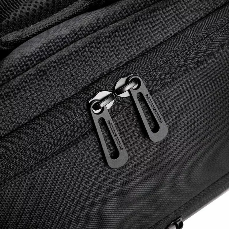 Sülearvutikott MODECOM Active 15 PLE‑MC‑ACTIVE‑15 15,6-tollistele sülearvutitele, 8 GB RAM (silt) — ökonahk, must, tõmblukuga, USB-port