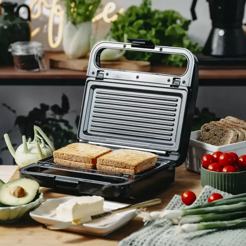 2-in-1 võileivagrill Adler AD 3070b — 850 W, 2 plaati, must