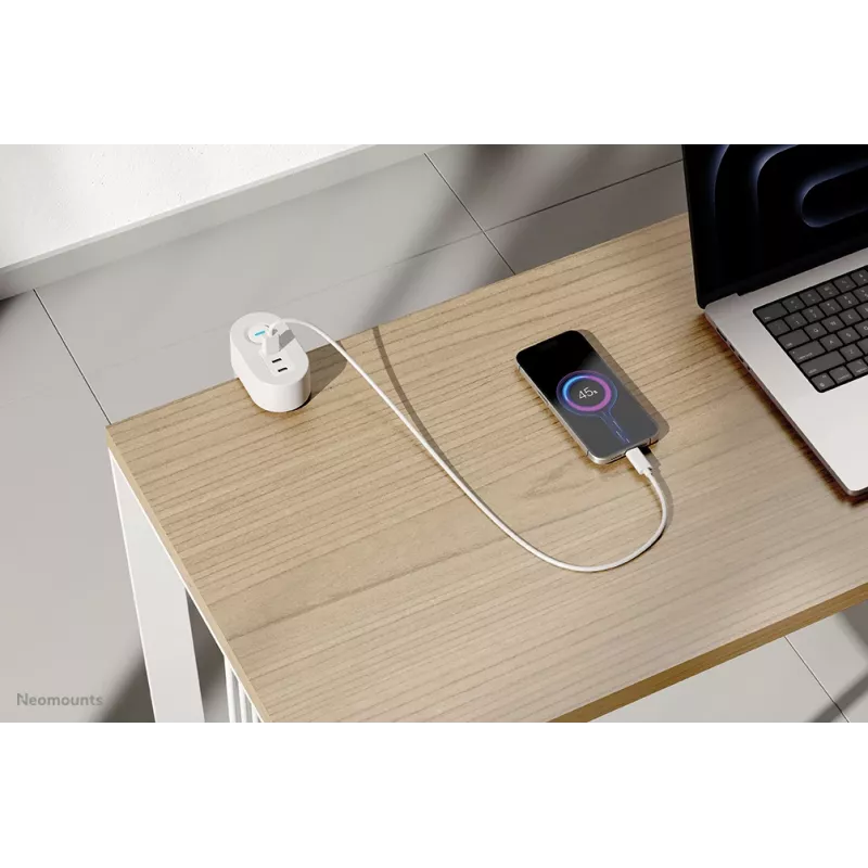Neomounts DS22-840WH6 lauapesa koos klambriga ning USB-C ja USB-A portidega – kiirlaadimine