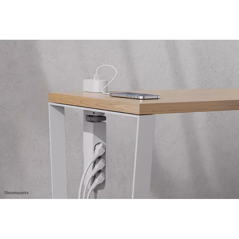 Neomounts DS22-840WH6 lauapesa koos klambriga ning USB-C ja USB-A portidega – kiirlaadimine