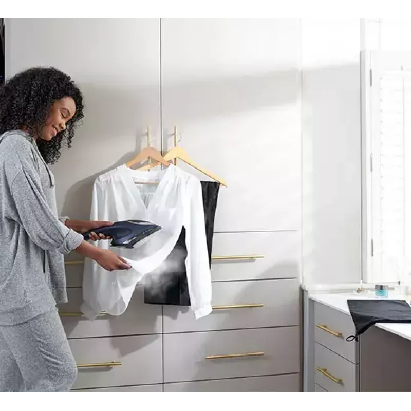 Käeshoitav rõivaste auruti Russell Hobbs 28370-56