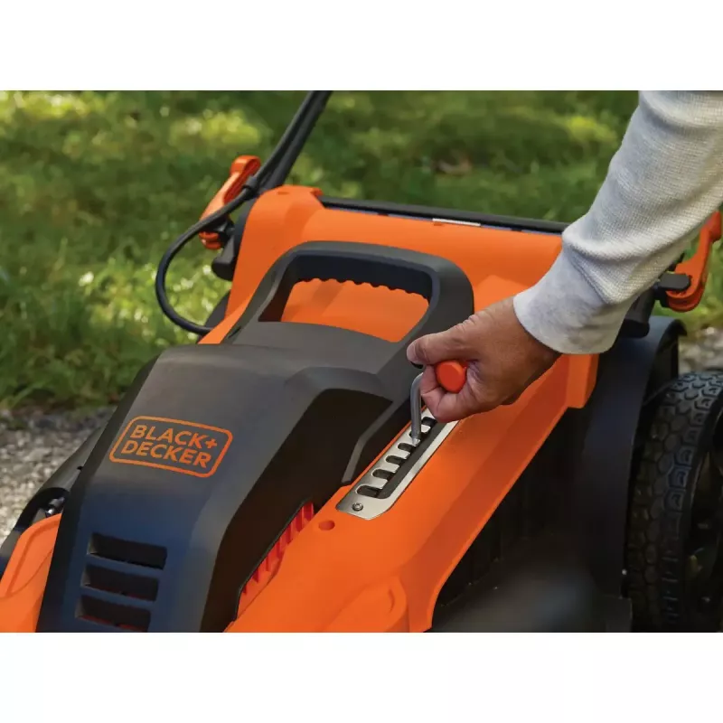 Järelkõnditav muruniiduk Must & Decker LM2000-QS