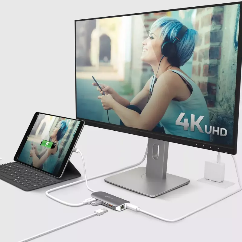 j5create JCD383 USB-C™ 9-ühes multiliides, hõbe ja valge