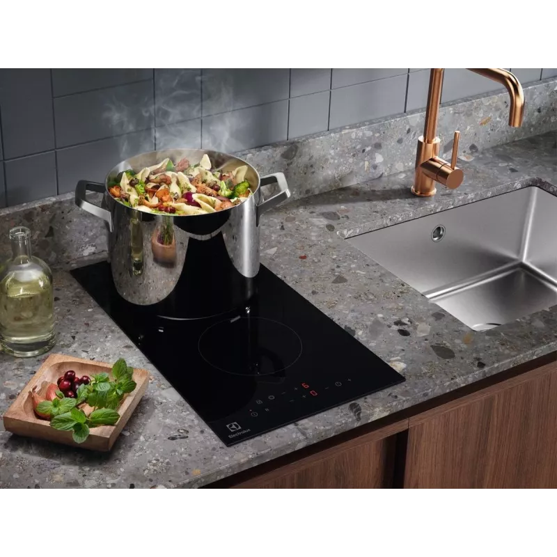 Electrolux Serie 300 LHR3233CK must sisseehitatud 29 cm keraamiline pliit 2 tsooni