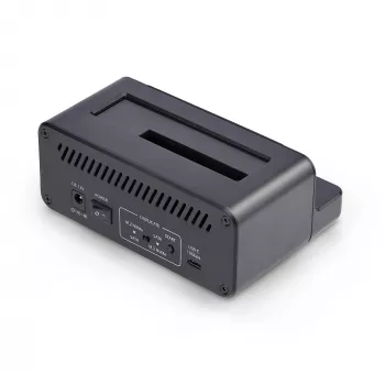 StarTech.com M.2 NVMe 2,5/3,5-tollise SATA-kõvakettadublikaator, kahe pesaga eraldiseisev SSD-kloonija/kettadokk, kahesuunaline NVMe–SATA / SATA–NVMe, kuni 27 GB/min, TAA