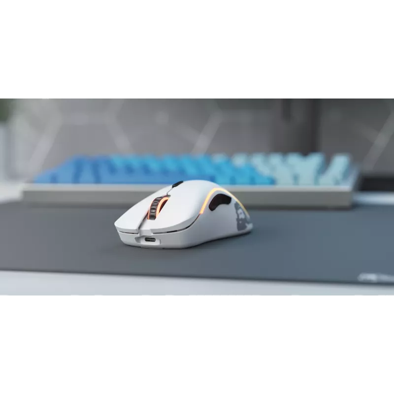 Glorious Gaming Glorious Model D Wireless - Mattvalge, Paremakäeline, RF-juhtmevaba, 19000 DPI, Valge