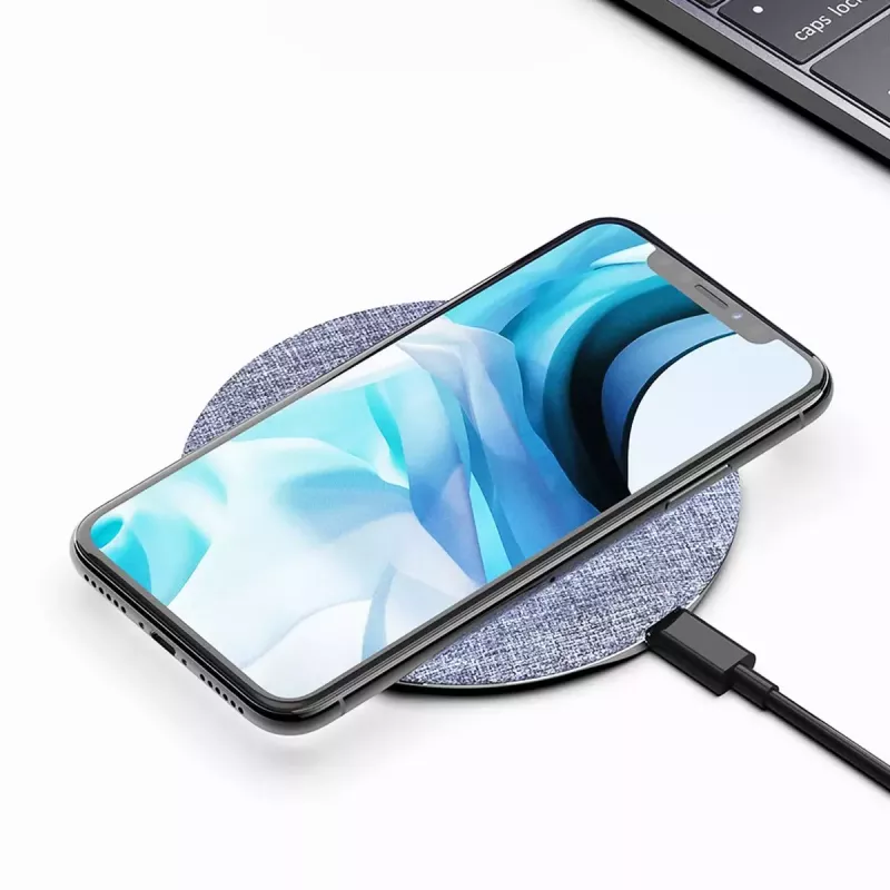 Mobiilseadme laadija Devia