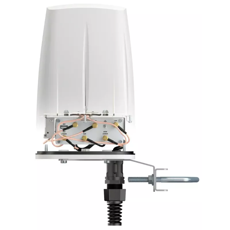 Mitmesuunaline võrguantenn QuWireless QuSpot PoE/LAN 4 dBi, 0,694–6 GHz, vertikaalne polarisatsioon