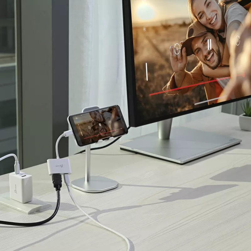 j5create JCA152 USB-C® to 4K HDMI™ adapter toiteedastusega, must