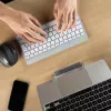 R-Go Tools Ergonoomiline klaviatuur R-Go Compact Break, kompaktklaviatuur pausitarkvaraga, QWERTZ (DE), Bluetooth, valge