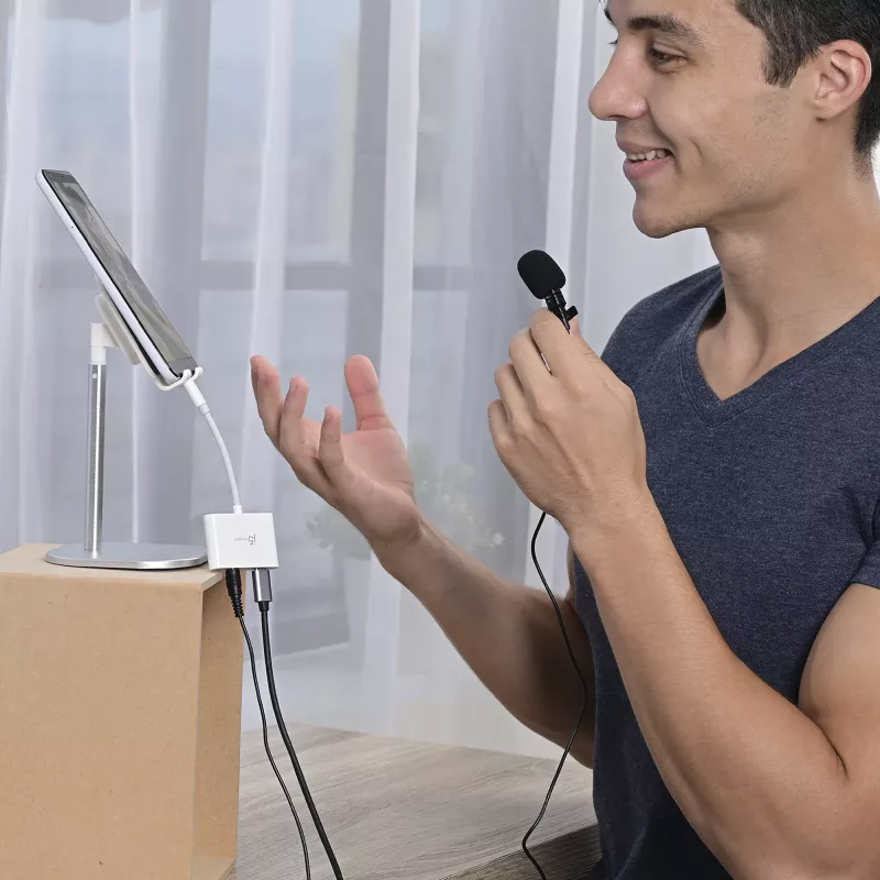 j5create JCA122 USB-C® 3,5 mm heliadapter koos toiteedastusega, must