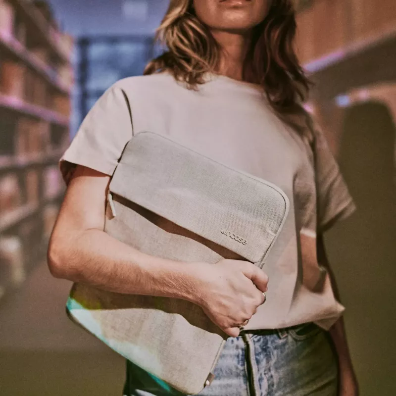 Incase Crosstown Sleeve Woolenexiga 14-tollisele sülearvutile