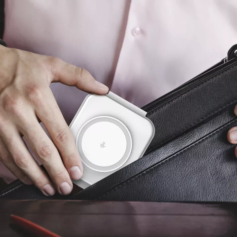 j5create Qi2 3-in-1 Magnetic Travel Wireless Charging Station Indoor USB Fast Charging Valge