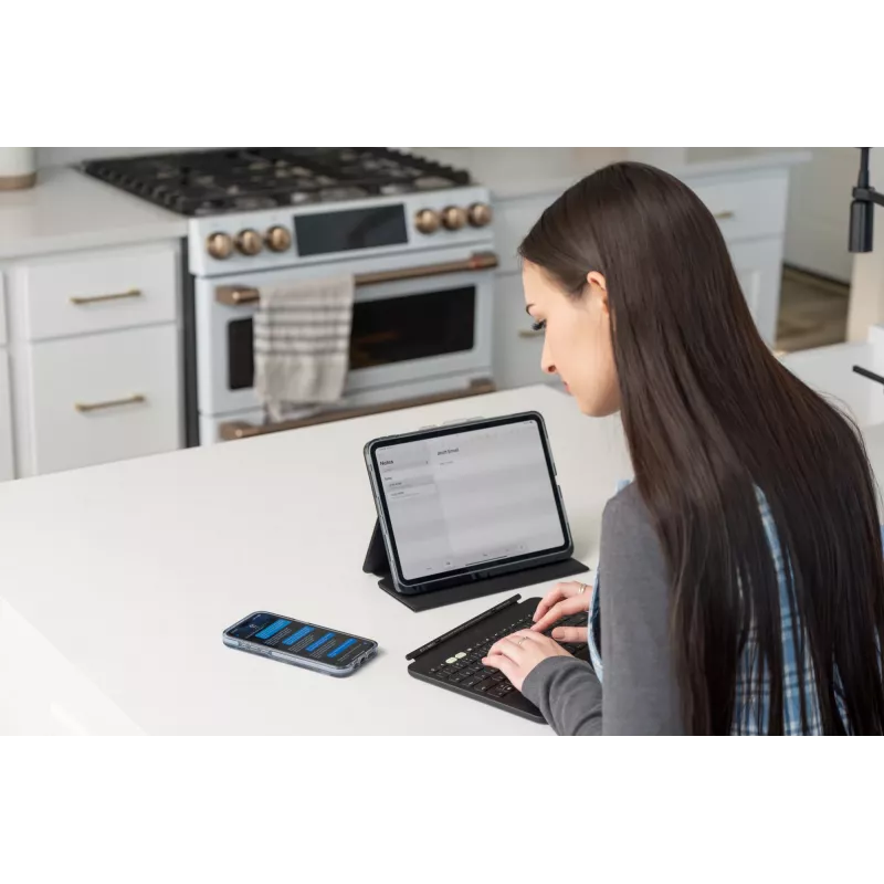 ZAGG Pro Keys 2 Šveitsi Bluetooth must