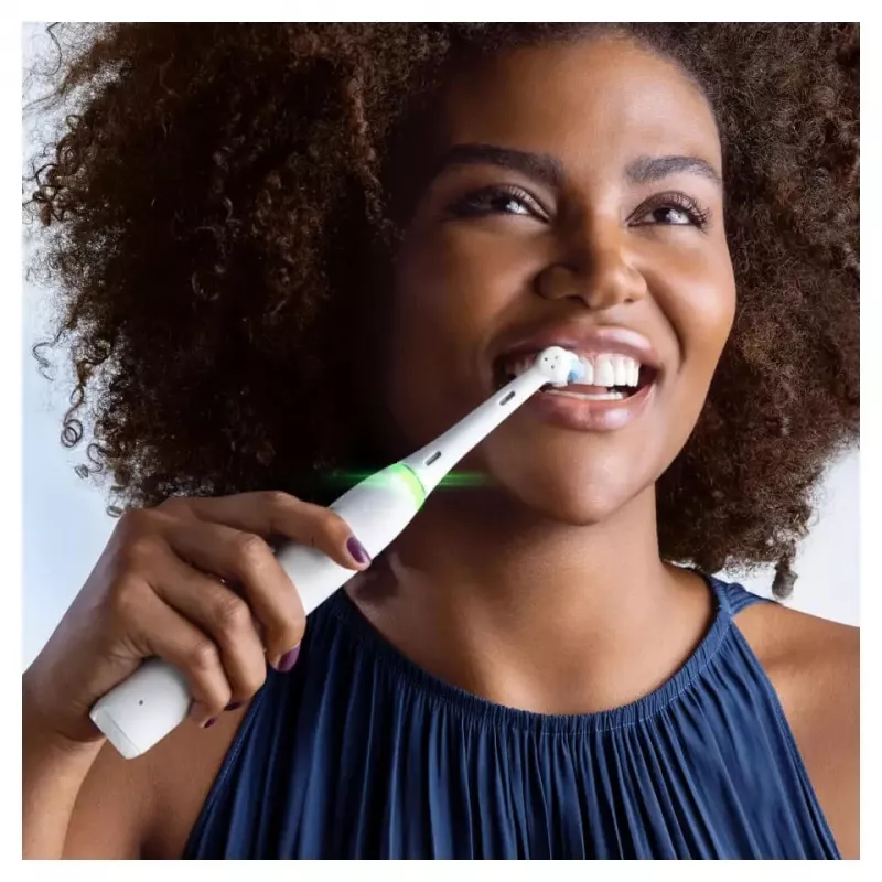 Oral-B iO Series 4 Quite täiskasvanute pöörlev hambahari valge