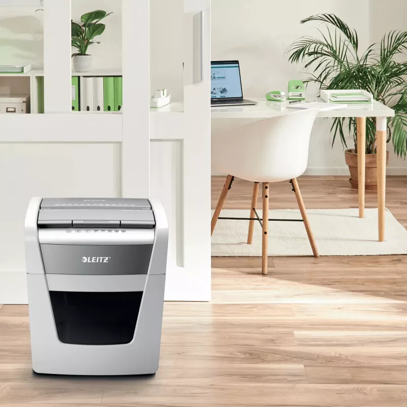 Paberipurustaja LEITZ IQ Autofeed Small Office50 P4 — mikro ristlõige 4x28 mm, 50-leheline automaatsööt, 22 cm sisend, 20 L korv