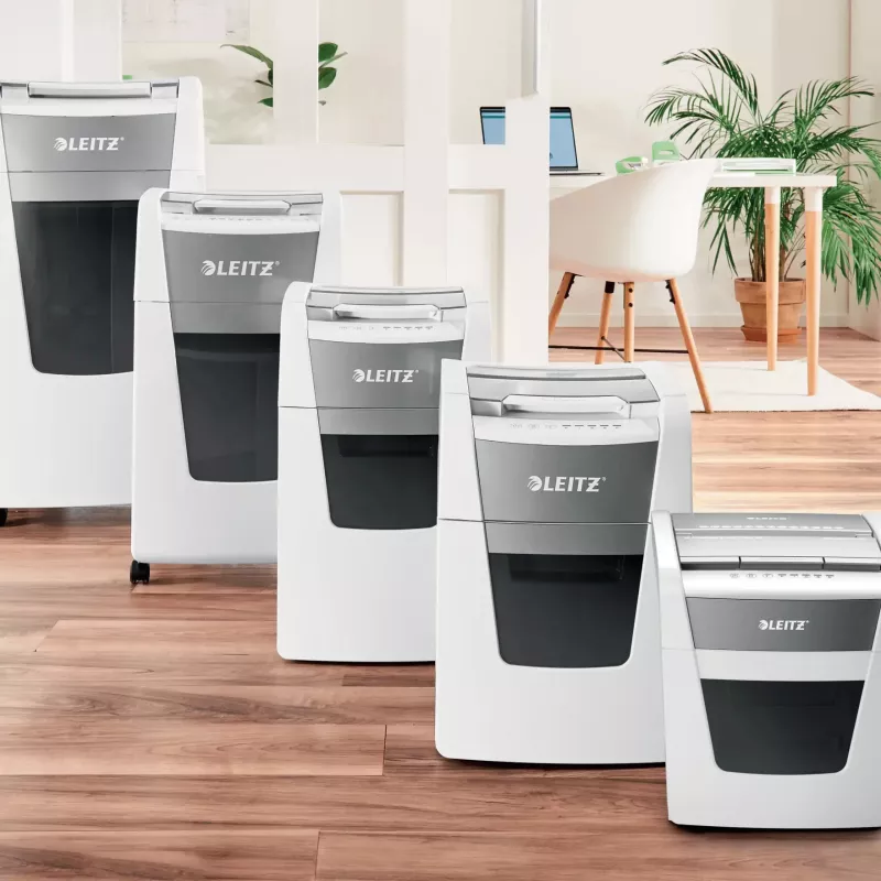 Paberipurustaja LEITZ IQ Autofeed Small Office50 P4 — mikro ristlõige 4x28 mm, 50-leheline automaatsööt, 22 cm sisend, 20 L korv