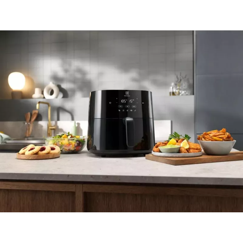 Kuumaõhufritüür Electrolux EAF7B – 6,8 L, 1800 W, puutjuhtimine, 8 programmi, maks 200°C, must