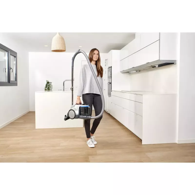 Silindertolmuimeja Black & Decker BXVML700E — 700 W, 2 L tolmumahutavus, tsüklonfiltratsioon, EPA filter, kummirattad