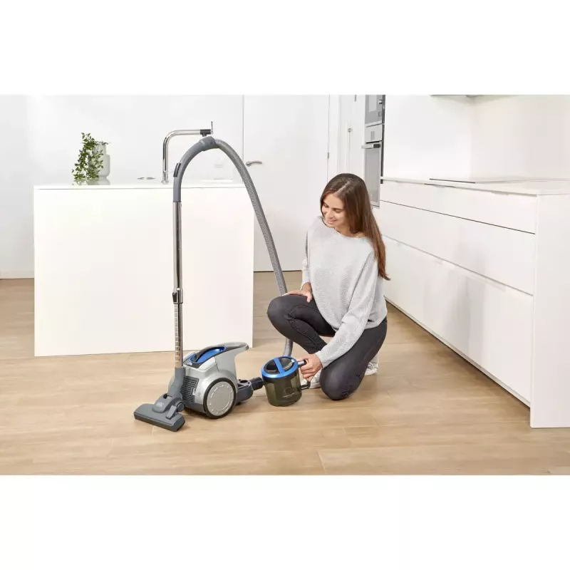 Silindertolmuimeja Black & Decker BXVML700E — 700 W, 2 L tolmumahutavus, tsüklonfiltratsioon, EPA filter, kummirattad