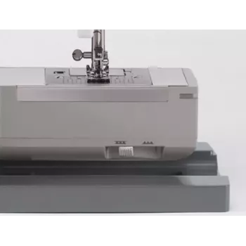 Automaatne õmblusmasin SINGER Heavy Duty 4432 — 32 õmblusmustrit, 1100 p/min, 6 mm piste laius, vabaõlg, 120 V