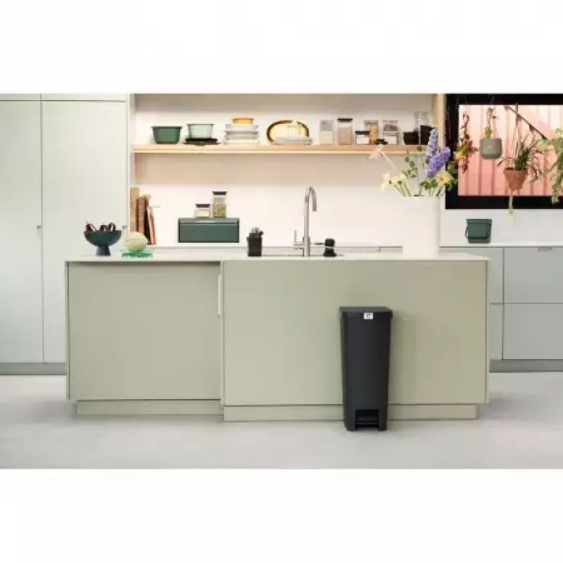 Brabantia prügikast 40L nurgapealne hall 800023