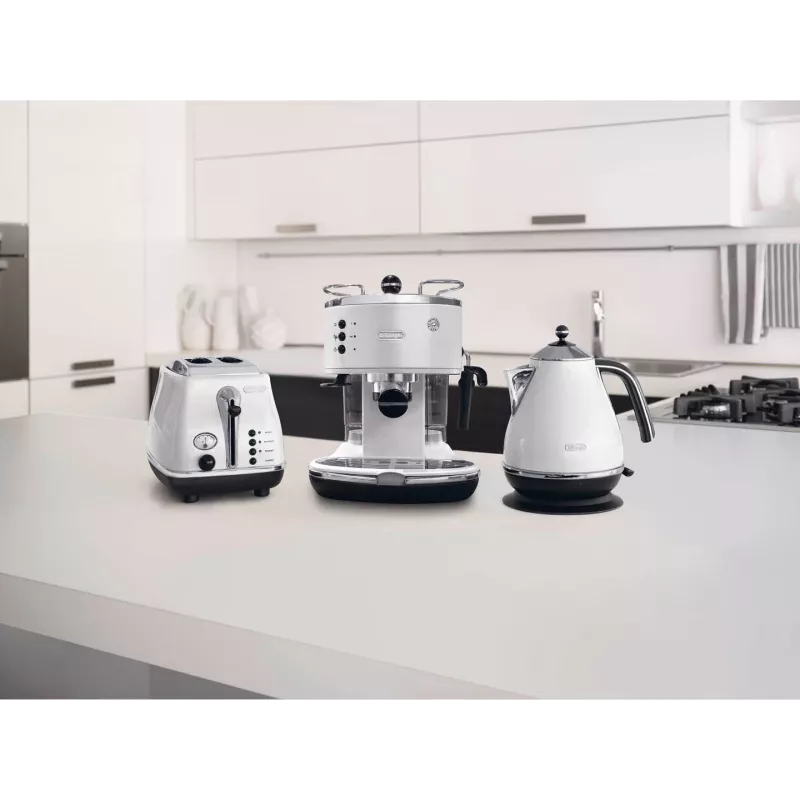 Espressomasin De’Longhi ECO 311.W — käsitsijuhitav 15 bar, 1,4 l veepaak, 2 tassi, soojashoidmine, köögiletil