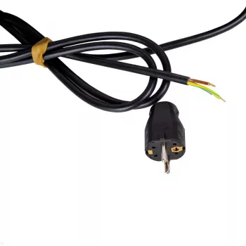 Bachmann CASIA 2 pikendusjuhe 2m 3 AC-pistikupesa sisetingimustesse must
