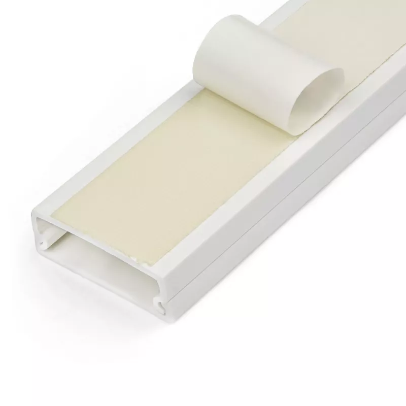 StarTech.com Solid kaabel Management Raceway with Adhesive Tape & Cover, 1-1/4 inch(32mm)W x 3/8 inch(11mm)H - 3ft(1m) length, PVC võrk/Power Cord Hider/Wall Wire Duct, Max 12 Cables, UL Listed
