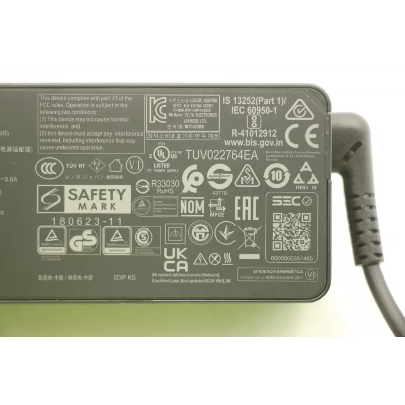 Lenovo 5A10W86302 toiteadapter Sisetingimustesse 65 W Must