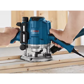 Bosch GOF 1250 CE must, sinine 24000 RPM 1250 W