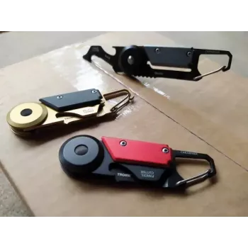 Key carabin TROIKA KTL26-RD Must Punane