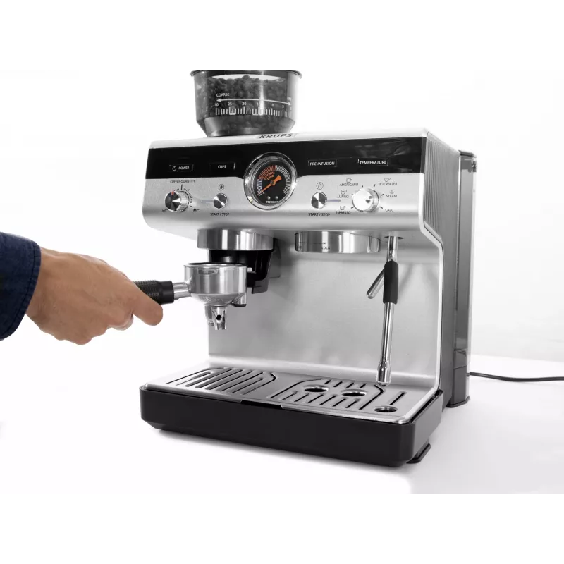 Espressomasin KRUPS XP801T poolautomaatne sisseehitatud veskiga, 3 l veepaak, 2 tassi väljastus, must/roostevaba teras