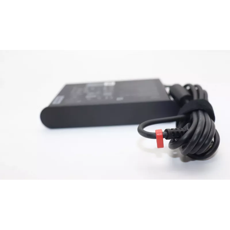 Lenovo 5A11K67847 toiteadapter/inverter Indoor 135 W Must